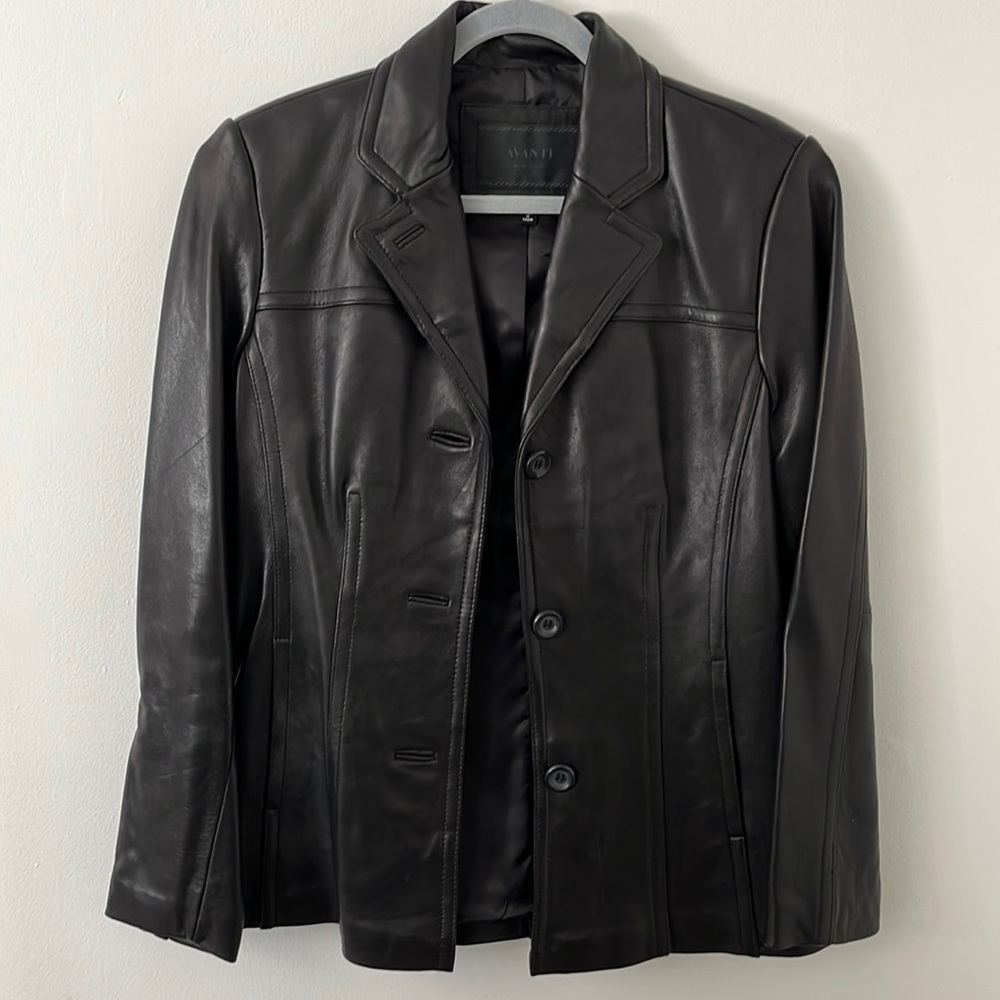 Women’s Slim fit, leather jacket